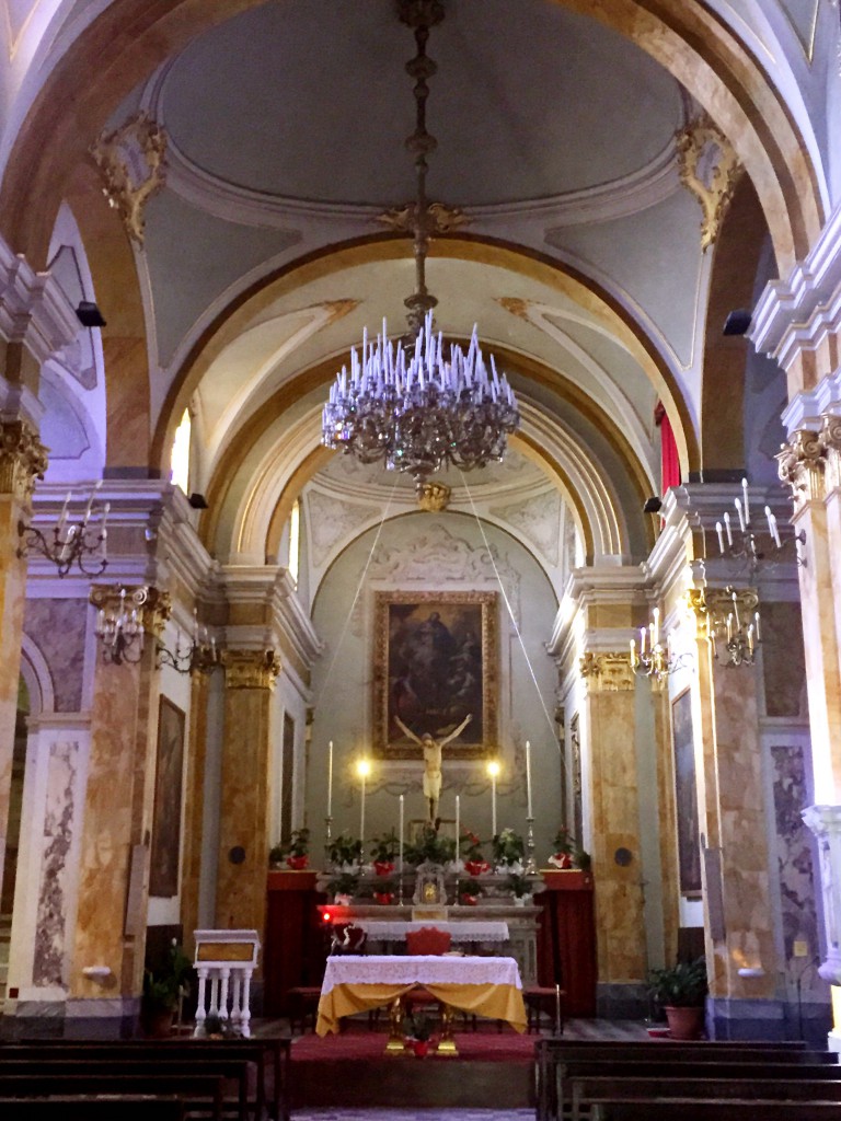 Besök i byns ena kyrka.